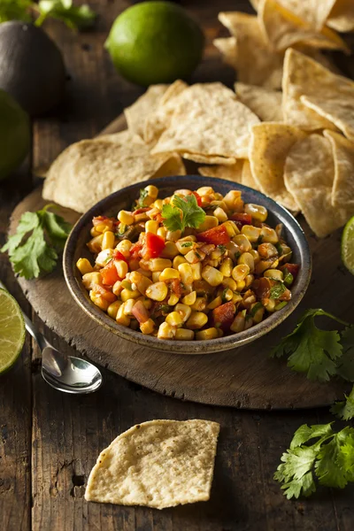 Házi fűszeres kukorica, salsa — Stock Fotó