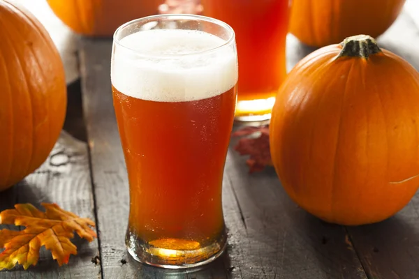 Frothy Orange Pumpkin Ale — Stock Photo, Image