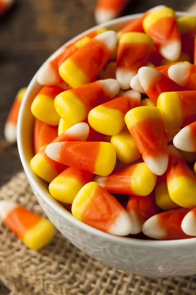 Барвисті цукерки кукурудзи для Хеллоуїна — стокове фото