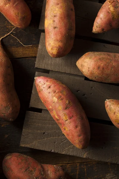 Batatas doces cruas orgânicas — Fotografia de Stock