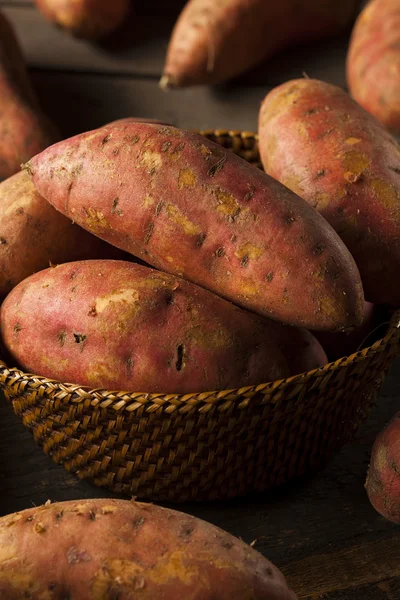 Batatas doces cruas orgânicas — Fotografia de Stock