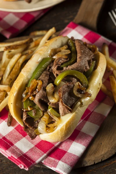 Domowe philly cheesesteak kanapka — Zdjęcie stockowe