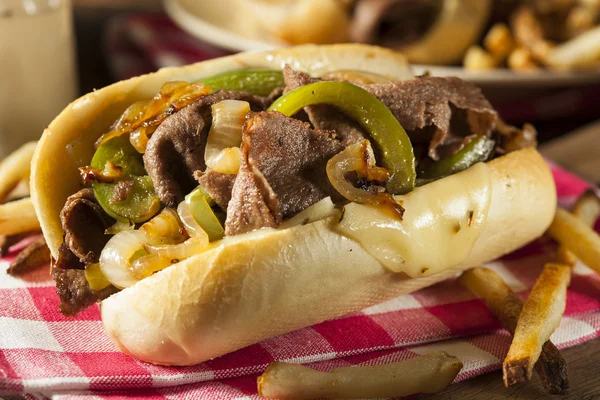 Hemlagad philly cheesesteak smörgås — Stockfoto