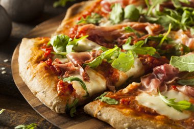 Prosciutto ve Arugula Pizza.
