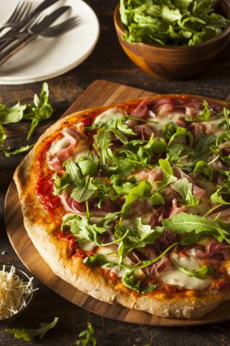 Prosciutto ve Arugula Pizza.
