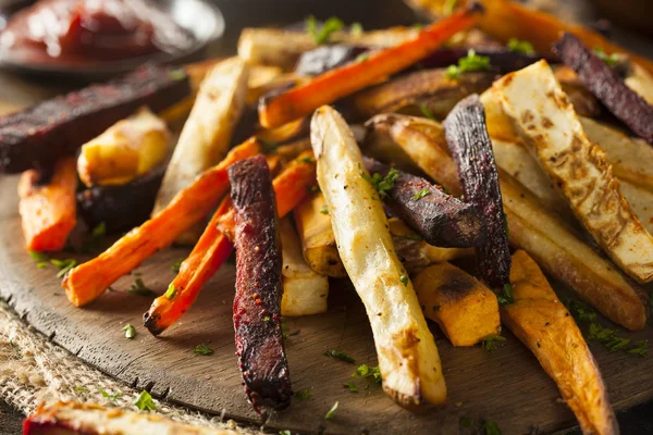 Frites aux légumes cuites au four — Photo