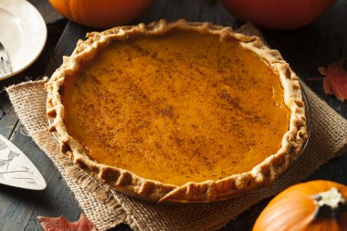 thanksigiving için ev yapımı kabak pasta