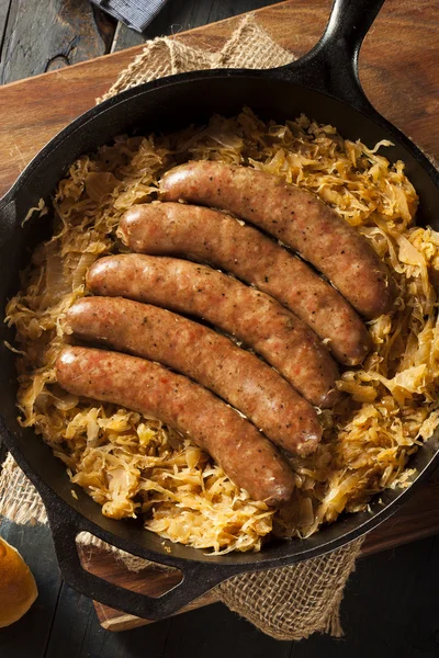 Roasted Beer Bratwurst with Saurkraut — Stock Photo, Image