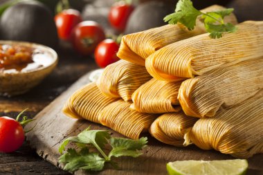 ev yapımı Mısır ve tavuk tamales