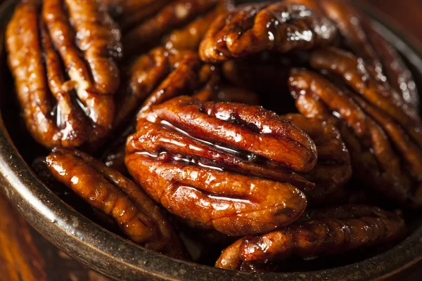 Homemade Candied Pecans with Cinnamon — Stock Photo, Image