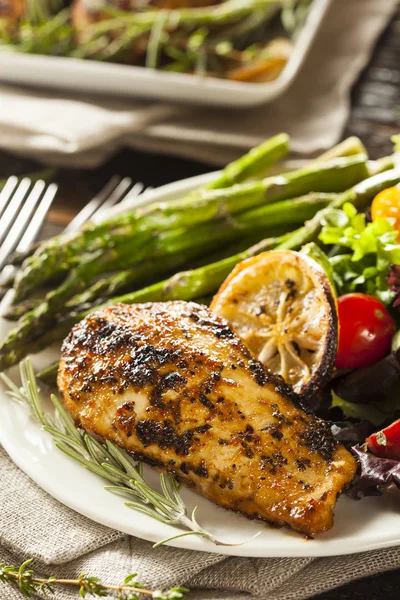 Homemade Lemon and Herb Chicken — Stock Photo, Image