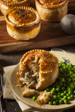 ev yapımı tavuklu börek