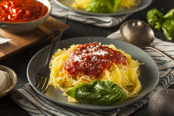 Hemgjord kokt Spaghetti Squash Pasta — Stockfoto