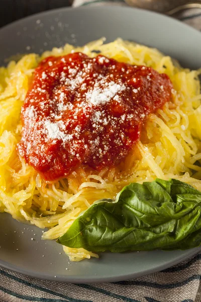 Pâtes de courge spaghetti cuites maison — Photo