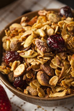 Fındık ile sağlıklı ev yapımı Granola