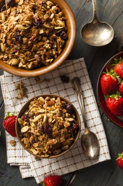 Fındık ile sağlıklı ev yapımı Granola