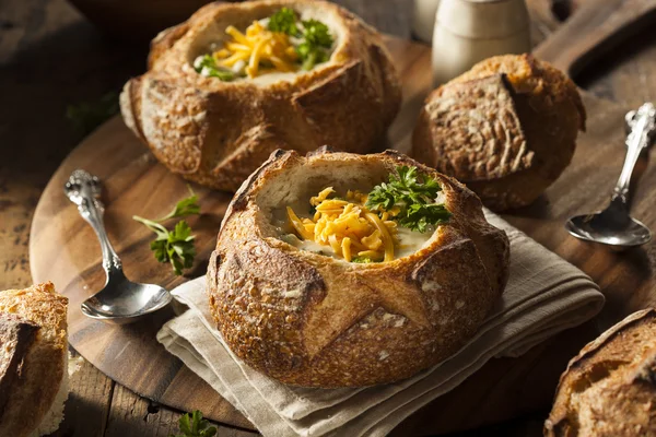 Broccoli fatti in casa e zuppa di Cheddar — Foto Stock