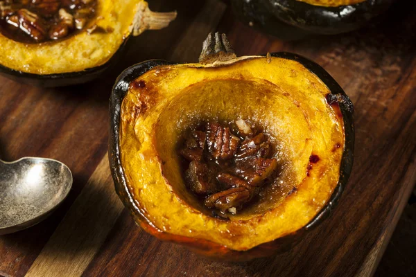 Ev yapımı kavrulmuş meşe palamudu kabak