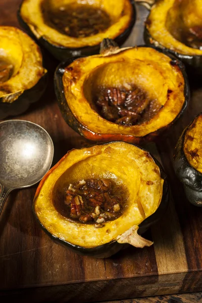 Zelfgemaakte geroosterde Acorn Squash — Stockfoto