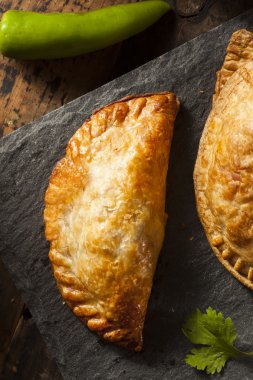 Ev yapımı Doldurulmuş Tavuklu Empanada