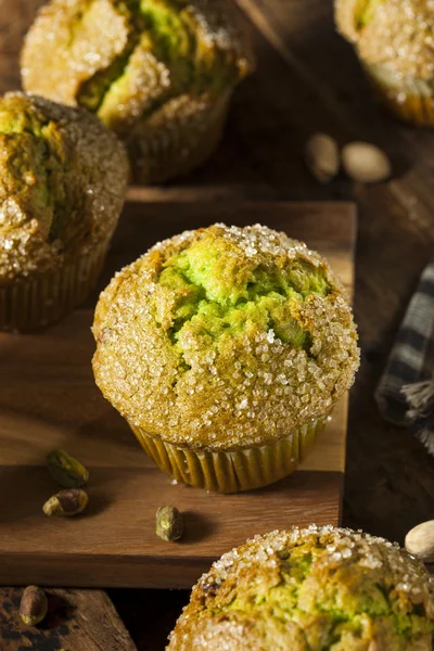 Ev yapımı yeşil fıstıklı kek