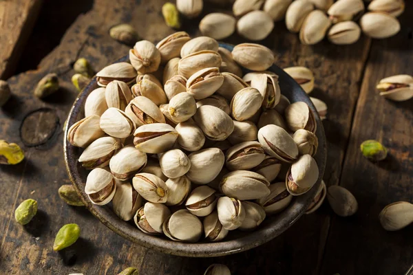 Nueces de pistacho orgánicas crudas — Foto de Stock