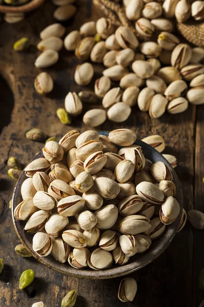 Nueces de pistacho orgánicas crudas —  Fotos de Stock