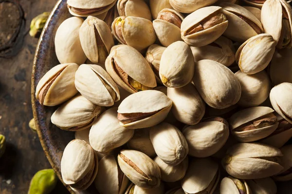 Raw Organic Pistachio Nuts — Stock Photo, Image