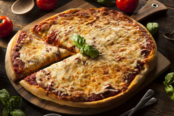 Házi forró sajtos Pizza — Stock Fotó
