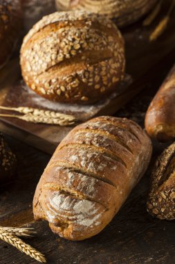 Taze pişmiş çavdar ekmeği