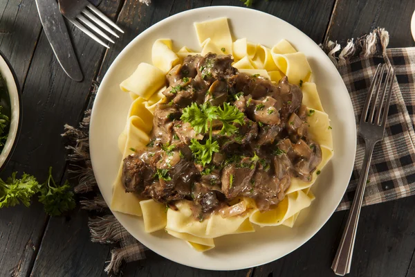 Caseiro Hearty Beef Stroganoff — Fotografia de Stock