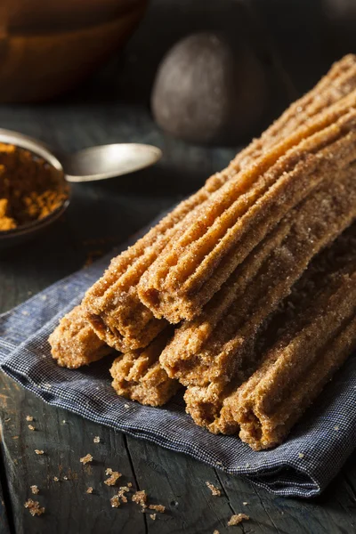 Самодельный глубокий пожарил churros — стоковое фото