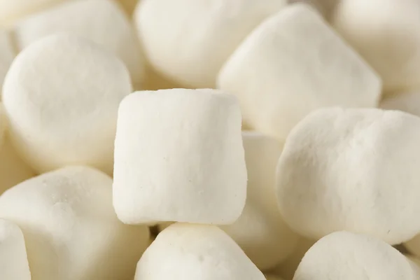 Mini marshmallows brancos em uma tigela — Fotografia de Stock