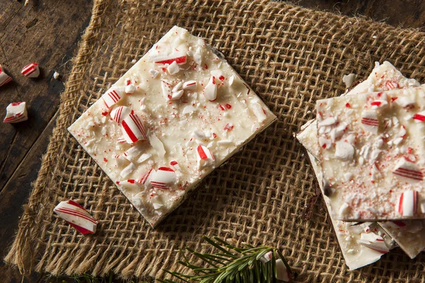 Homemade Holiday Peppermint Bark — Stock Photo, Image