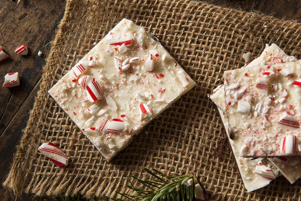 Homemade Holiday Peppermint Bark