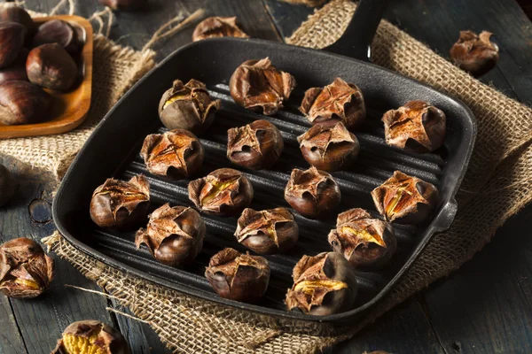 Hot Brown Roasted Chestnuts — Stock Photo, Image