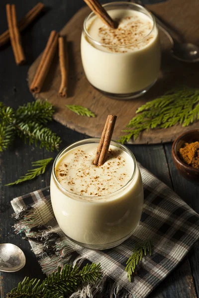 Homemade White Holiday Eggnog — Stock Photo, Image