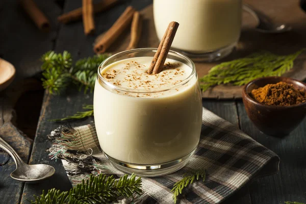 Házi fehér Holiday Eggnog — Stock Fotó