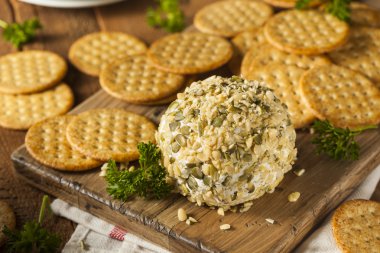 Fındık ile ev yapımı Cheeseball