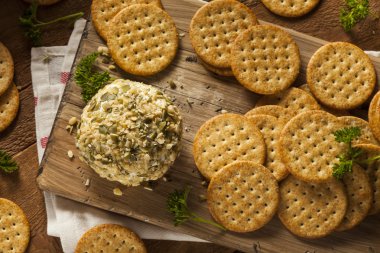 Fındık ile ev yapımı Cheeseball