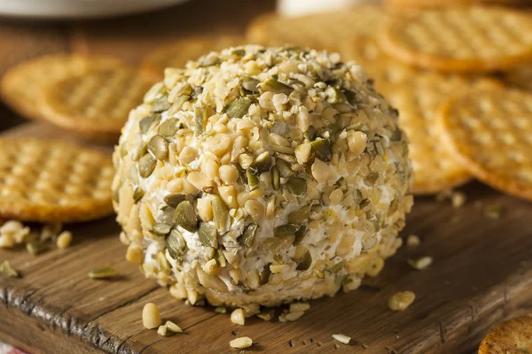 Cheeseball fait maison aux noix — Photo