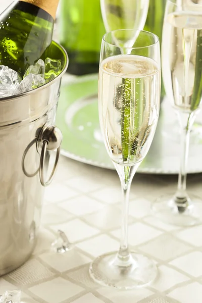 Alkoholické bublinky šampaňského na Silvestra — Stock fotografie