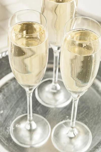 Champagne bollente alcolico durante anno nuovo — Foto Stock