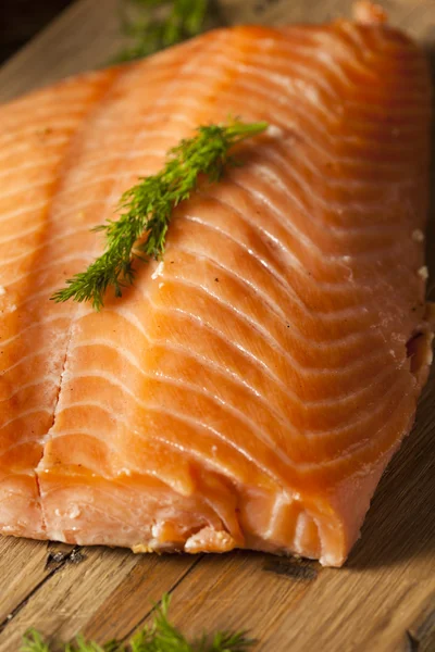 Aperitivo de salmão fumado caseiro — Fotografia de Stock