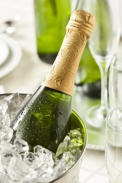 Alkoholické bublinky šampaňského na Silvestra — Stock fotografie