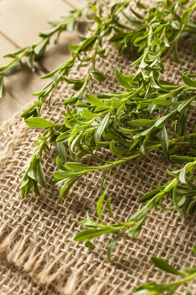 Rauwe biologische groene bonenkruid — Stockfoto