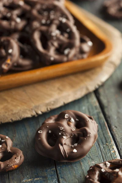 Homemade Chocolate Covered Pretzels — Stock Photo, Image