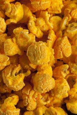 Ev yapımı Cheddar peynir patlamış mısır