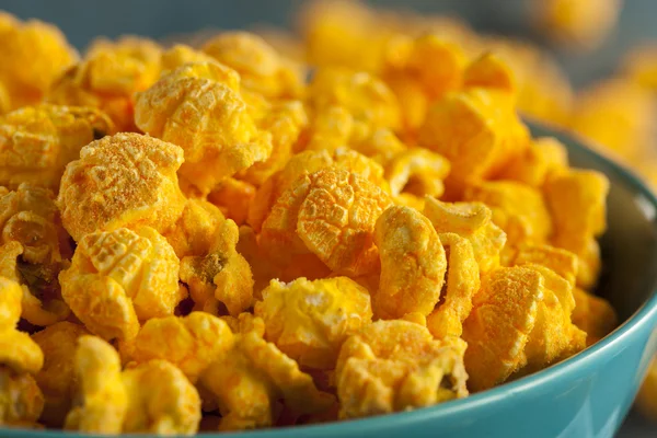 Homemade Cheddar Cheese Popcorn — Stock Photo, Image