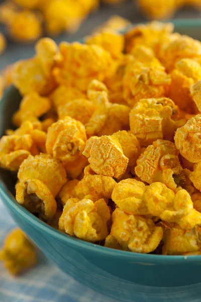 Homemade Cheddar Cheese Popcorn — Stock Photo, Image